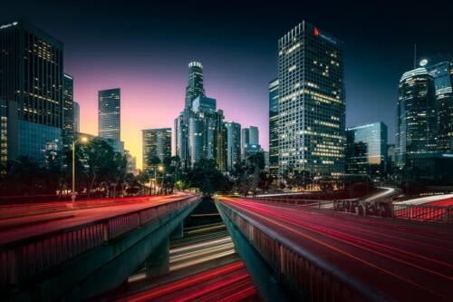 Fotografía matutina del centro de Los Ángeles, con sus rascacielos y su tráfico Fotografía matutina del centro de Los Ángeles, con sus rascacielos y su tráfico
