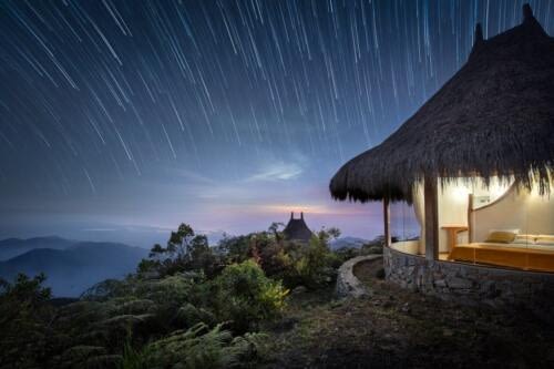 Star trail en un lodge increible increíble, en la reserva natural El Dorado, en Minca, al principio de la Sierra Nevada Star trail en un lodge increible increíble, en la reserva natural El Dorado, en Minca, al principio de la Sierra Nevada