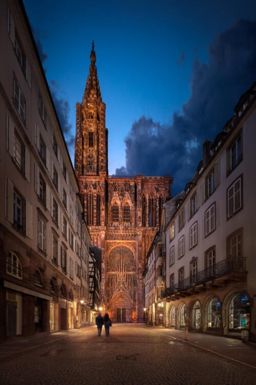La vue la plus majestueuse de la Cathédrale Notre Dame de Strasbourg, depuis la rue Mercière La vue la plus majestueuse de la Cathédrale Notre Dame de Strasbourg, depuis la rue Mercière